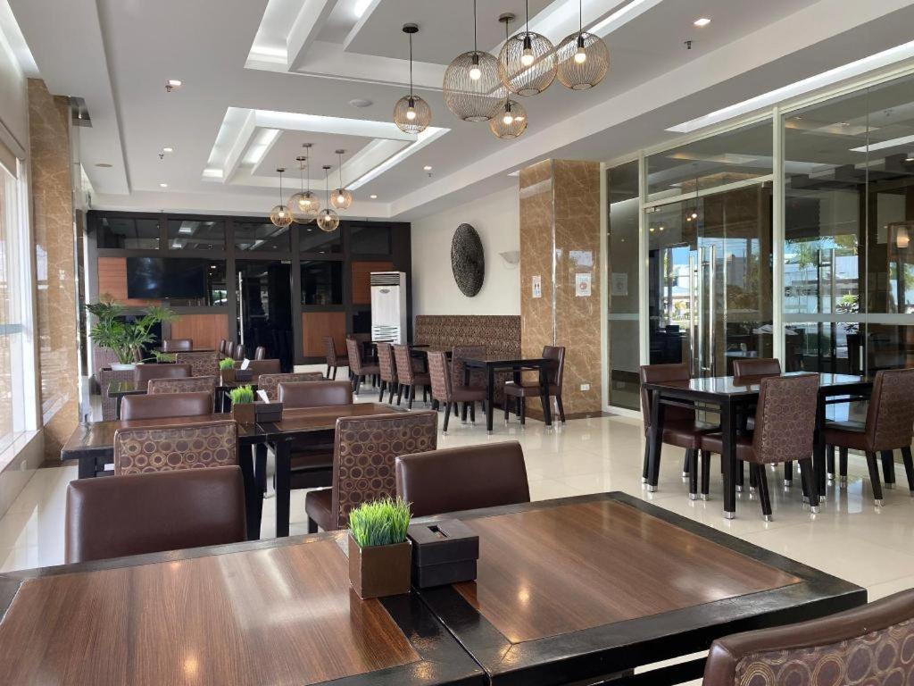 Diversion 21 Hotel Iloilo City Εξωτερικό φωτογραφία